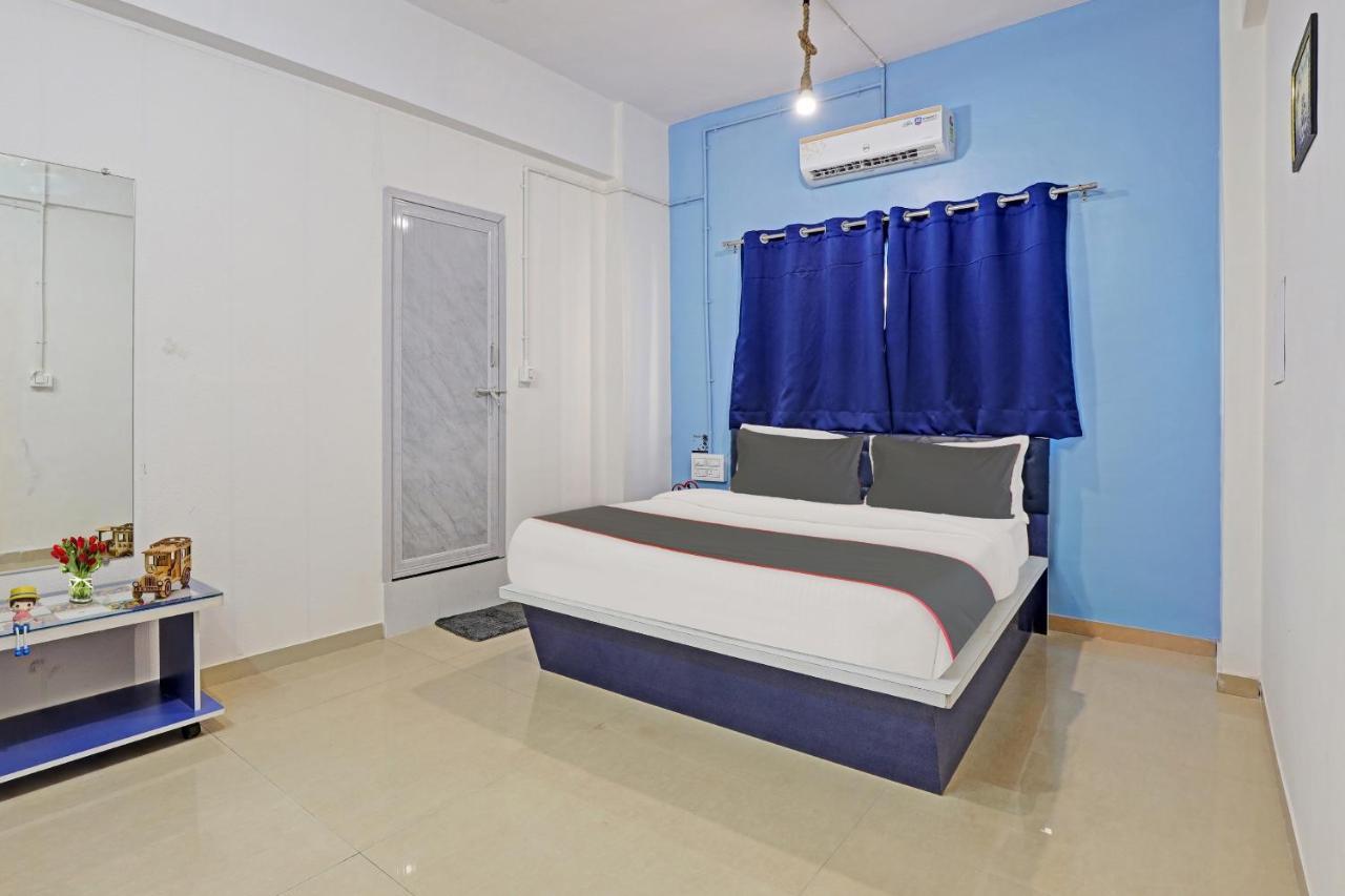 Hotel Solitaire, Best Luxurious Hotel Ac Rooms In Súrat Exteriér fotografie