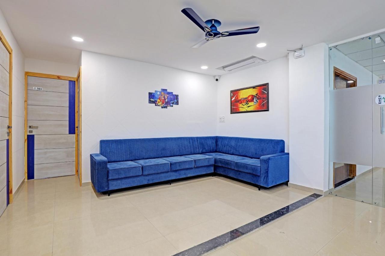 Hotel Solitaire, Best Luxurious Hotel Ac Rooms In Súrat Exteriér fotografie